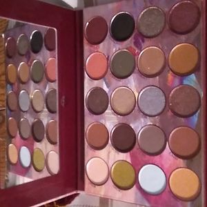 bh Cosmetics "Royal Affair" 20 eyeshadows